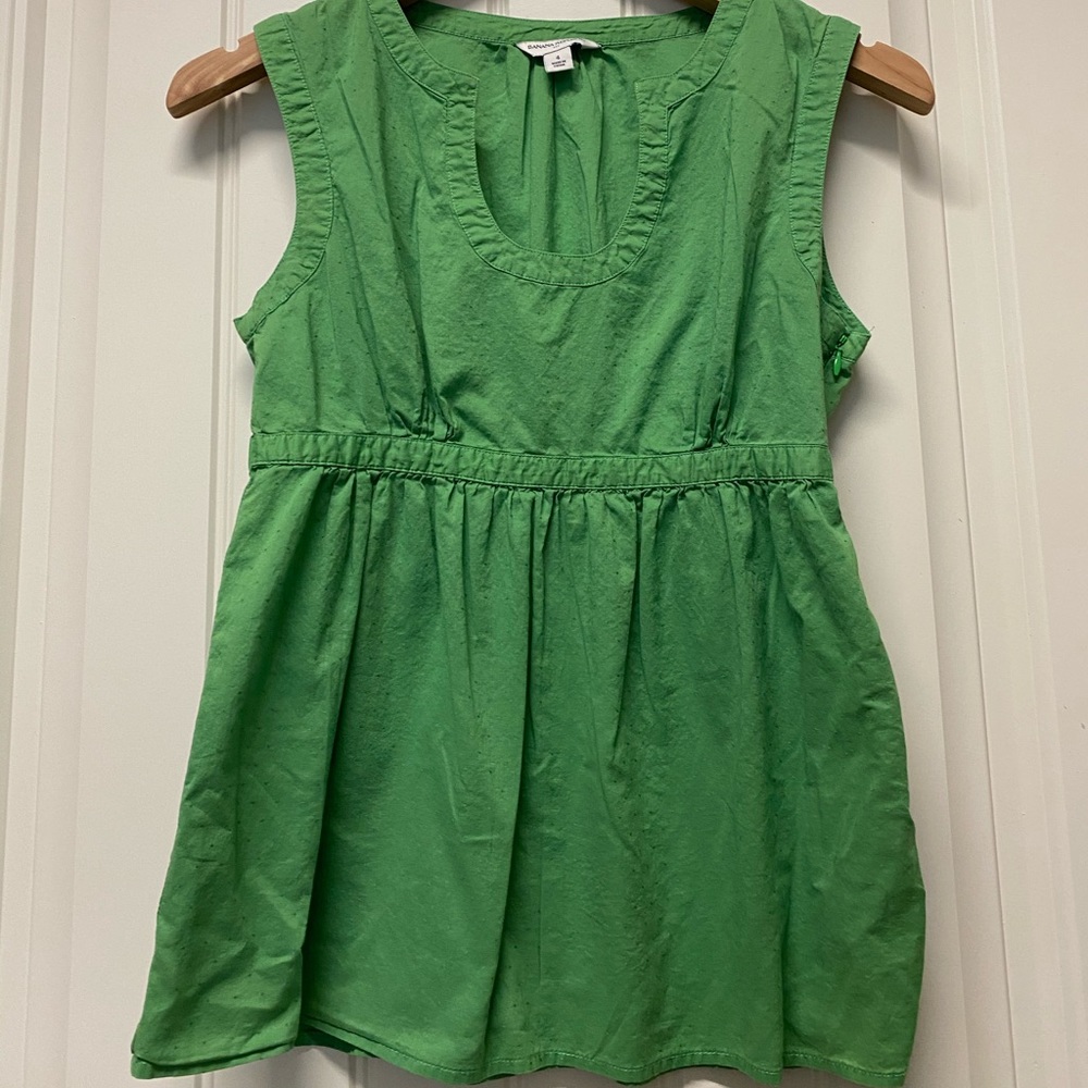 Banana Republic green summer blouse size 4